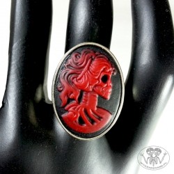 Gotycki pierścionek Szkielet Kobiety czerwony - Lady Skull